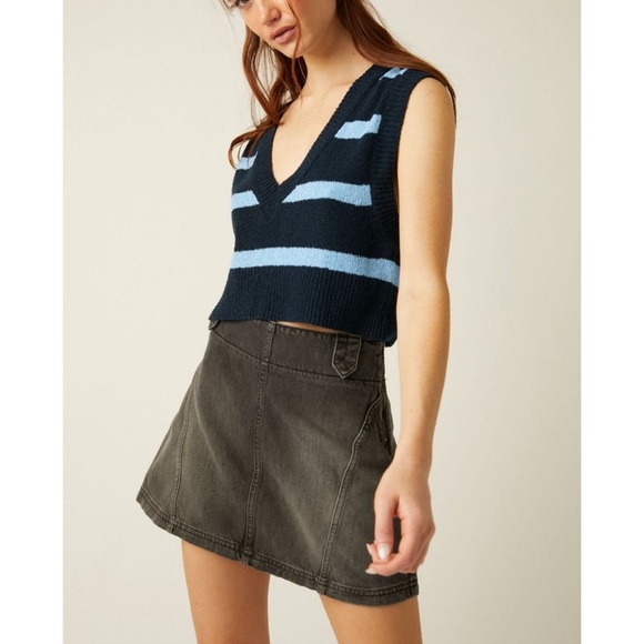 Free People Santa Monica Cropped Vest in Navy/Dusk Combo Size XS NWT - Picture 2 of 13